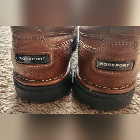 Rockport memory foam brown shoes. - Picture 4 of 4